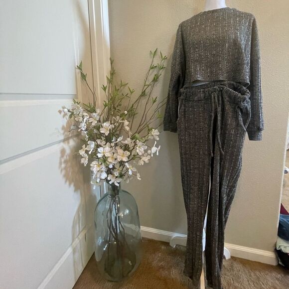 Shein 2 Piece Lounge Set - Size M - Picture 1 of 13